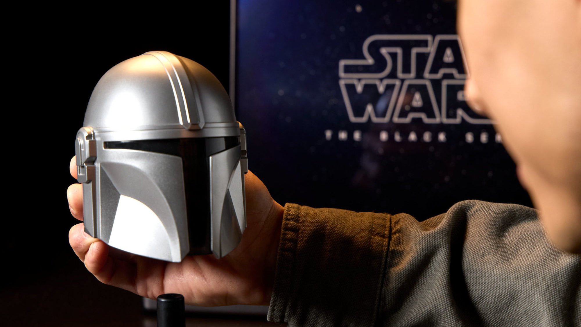 Walmart Collector Con Mini Star Wars: The Mandalorian Helmet Revealed